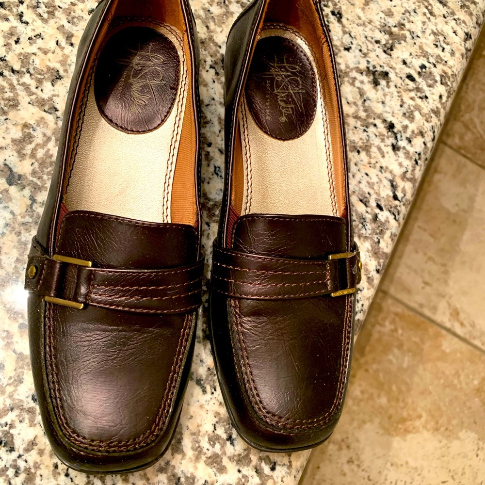 Life Stride size 7 brand new in box never worn.